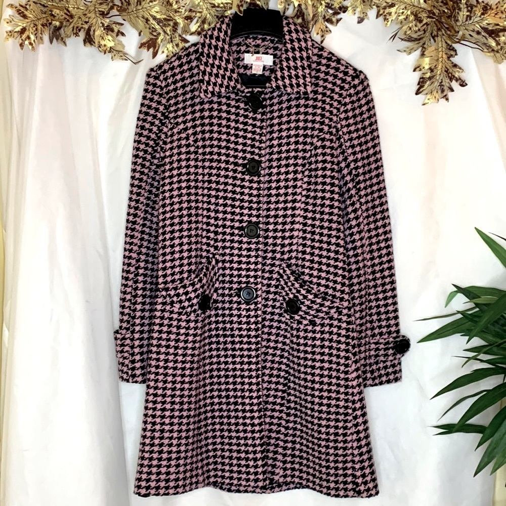 JLo Medium PINK & BLACK Houndstooth women's coat. Pockets on front. SUPER CUTE!